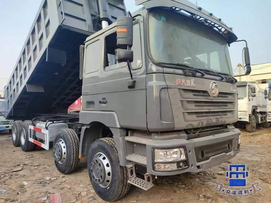 GCC-zertifizierter Shacman F3000 8*4 Kipping Dump Truck mit 6-8L Motorkapazität in Grau