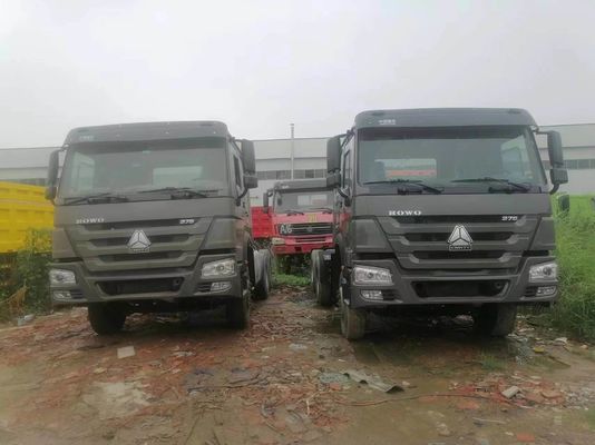 Handgetriebe Grauer Sinotruk Schwerlastwagen 6*4 Traktorlastwagen Rohrloser Reifenentwurf
