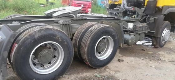 8500x2500x3600mm Sinotruk HOWO 6*4 Traktor Lkw Schwerlastwagen mit Rohrlosen Reifen Design