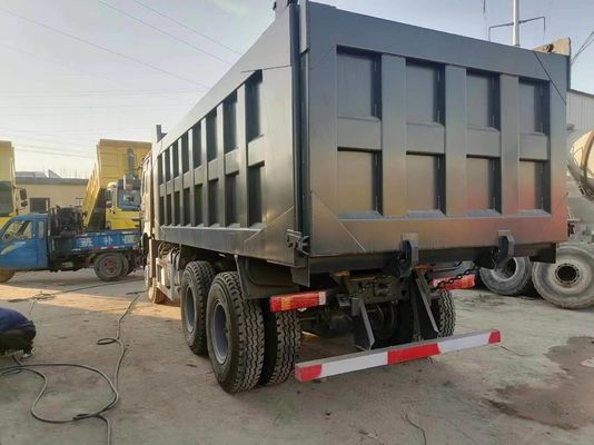 HOWO 6*4 Müllwagen Gebraucht 10 Reifen Graue Farbe Sinotruk 351-450 PS 8500*2496*3450 mm