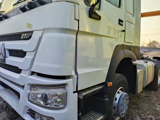 Hohe Qualität HOWO 6X4 Traktor 12r22.5 mit 351-450 PS und ≤5 Sitzen