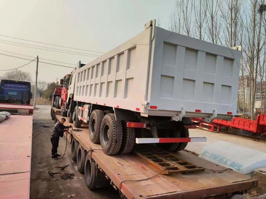 Reifenentwurf Radial Sinotruck HOWO 6*4 Schleppanhänger Lkw Vorderheben Stil