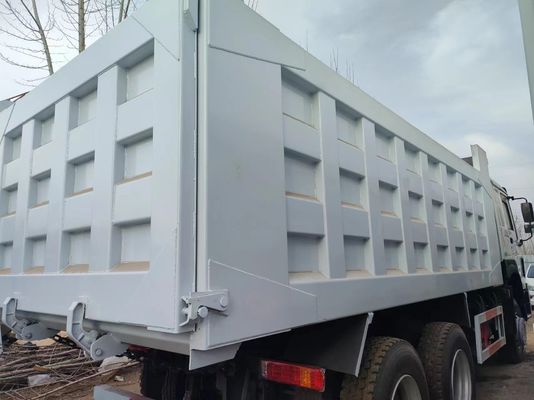 Sinotruck 6X4 Traktor-Lkw Schwerlastfahrzeug mit Handgetriebe und Reifen 12.00r20