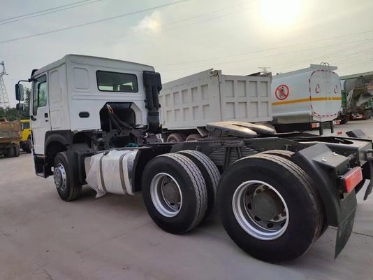 Rechte Fahrt Weißer Sinotruk HOWO 6×4 Traktorwagen für Bergbausitz und Leistung