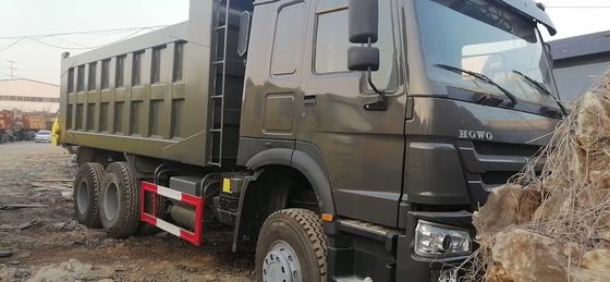 Radiale Reifenkonstruktion Sinotruk HOWO 6*4 Dump Truck für Schwerlasttransport mit ≤5 Sitzen