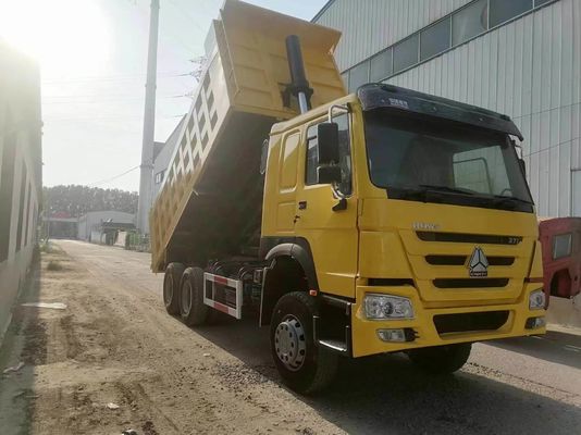 HOWO Sinotruk 460 PS Dump Trucks Benzinfahrzeug Gebraucht Good Fuel Truck 6-8L Motorkapazität
