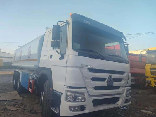 4-6L Triebwerk Kapazität 6X4 Kohlenstoffstahl Kraftstoff Tankwagen für Öl Gas Diesel 25000 Liter