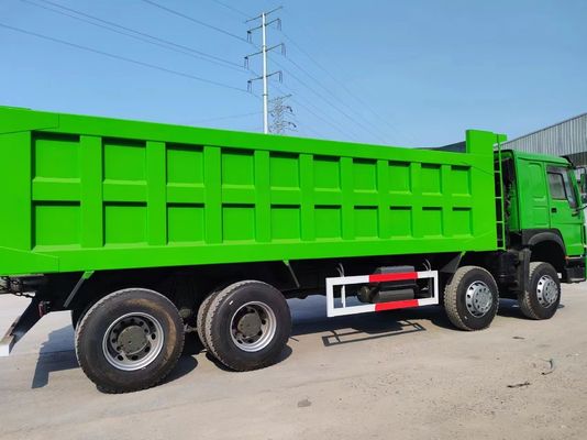 Radiale Reifenentwurf 12 Reifen Sinotruk HOWO 8*4 Grüner Abfallwagen für ≤5 Sitzplätze