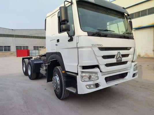 Sinotruk HOWO 6*4 Traktorwagen mit weißem Rechtsrad und 4-6L Motor