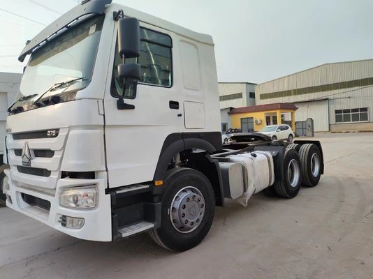 Sinotruk HOWO 6*4 Traktorwagen mit weißem Rechtsrad und 4-6L Motor