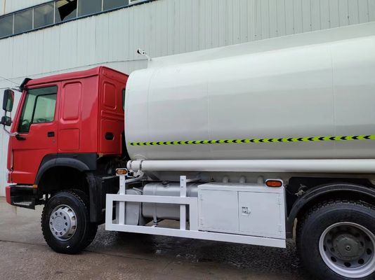 20000-25000 Liter Brennstofföl Tank Tankwagen Tankwagen zur Lagerung GCC-zertifiziert HOWO 6X4