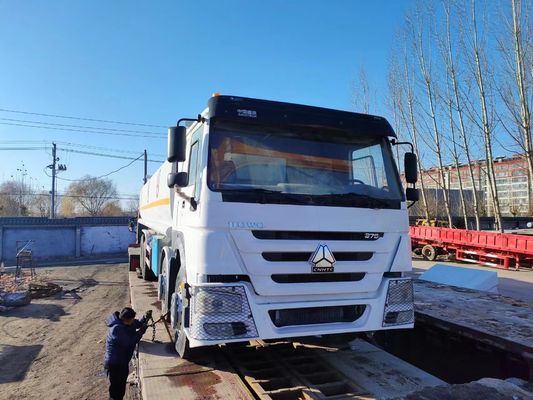 20 Tonnen gebrauchtes Sinotruck Brennstofföl Tankwagen 15001-30000L Tankvolumen Sinotruck 8X4