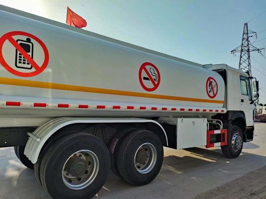 8X4 Kraftstofföl-Tank-Fahrzeug mit 351-450 PS und 30000L Tankkapazität