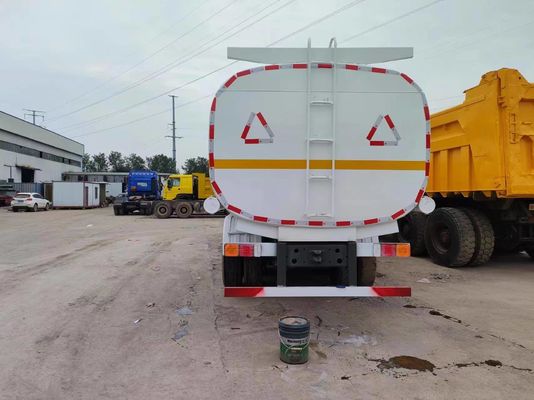HOWO 8*4 Tankwagen mit Brennstofföl und 1 Jahr Kundendienst