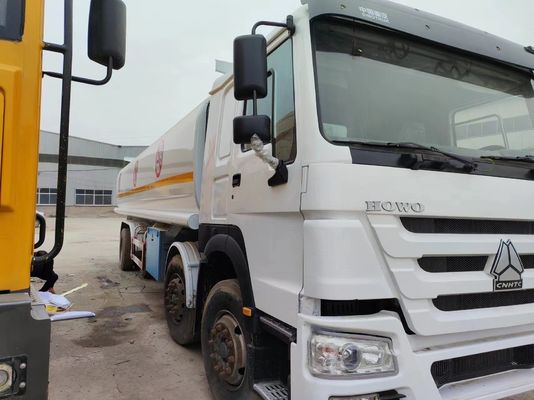 Gebraucht HOWO 8*4 Brennstofföl Tankwagen 20000L Euro 3/4/5 für Ihre Bauvorhaben