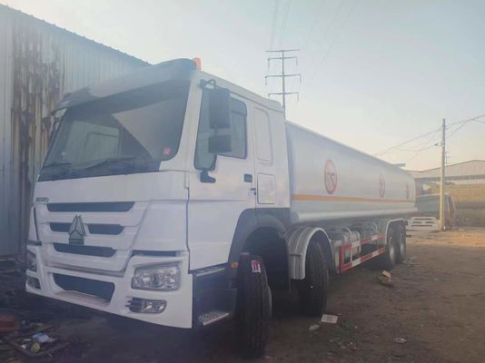 Gebraucht HOWO 8*4 Brennstofföl Tankwagen 20000L Euro 3/4/5 für Ihre Bauvorhaben
