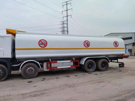 Gebraucht HOWO 8*4 Brennstofföl Tankwagen 20000L Euro 3/4/5 für Ihre Bauvorhaben