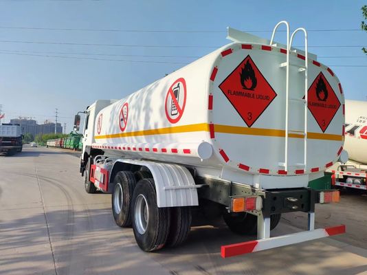 10350x2496x3048mm HOWO 6X4 Treibstofffahrzeug 20000-25000 Liter Treibstoffölbehälter Tankwagen