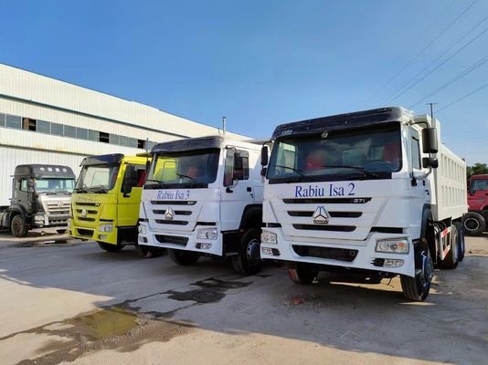 Weißer HOWO 6*4 Dump Truck mit 4-6L Motorkapazität und Kundenanforderungen