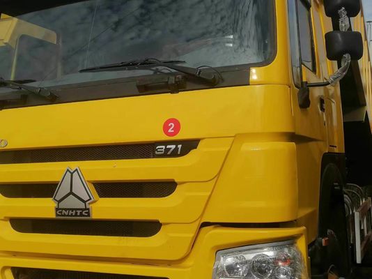 Sinotruck HOWO 6×4 Gelber Müllwagen Gebrauchtwagen 10 Reifen mit 6-8L Motorkapazität