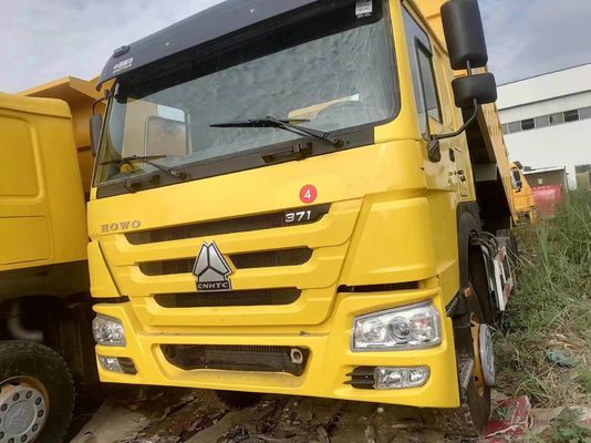 Sinotruck HOWO 6×4 Gelber Müllwagen Gebrauchtwagen 10 Reifen mit 6-8L Motorkapazität
