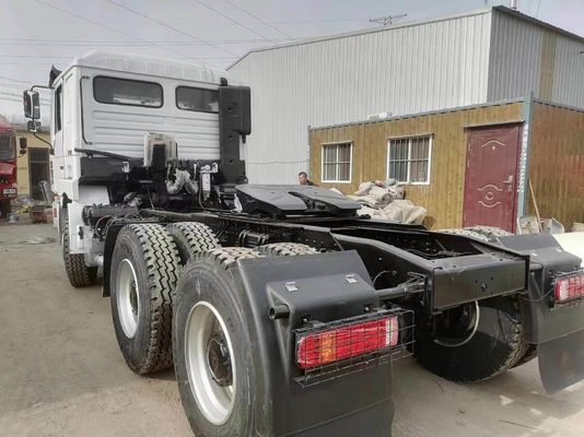 6*4 Sinotruk HOWO Traktor Lkw Pferdestärke 351-450 PS Reifenzertifizierung ECE