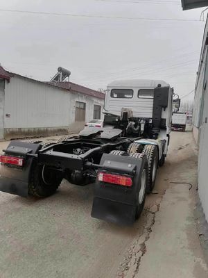 6*4 Sinotruk HOWO Traktor Lkw Pferdestärke 351-450 PS Reifenzertifizierung ECE
