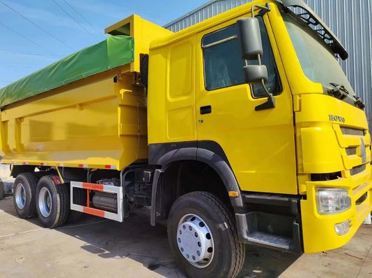 6*4 Gelber U-Typ-Tipper-Lkw Rechtsfahrer Baugräser HOWO Sitzplätze ≤5