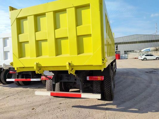 12 Räder Sinotruk HOWO 8*4 Front-Lifting-Stil Dump Truck Manuelle Getriebe