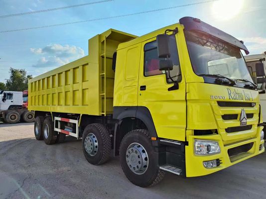 12 Räder Sinotruk HOWO 8*4 Front-Lifting-Stil Dump Truck Manuelle Getriebe