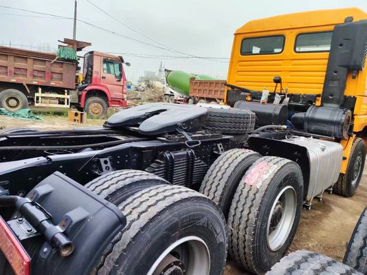 Shacman 6X4 Traktor-Lkw mit Radial-Reifen-Design und 50 Tonnen Last verwendet Lkw-Traktoren