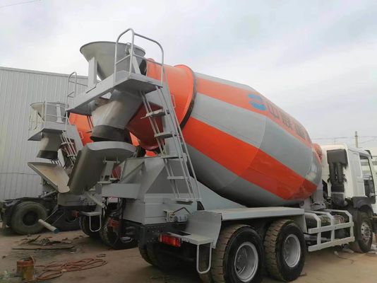 6×4 Sinotruck HOWO Mischtankschiff mit 8500x2500x3600mm Größe