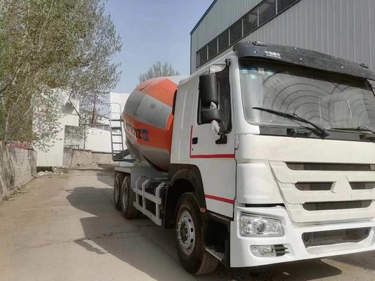 6×4 Sinotruck HOWO Mischtankschiff mit 8500x2500x3600mm Größe